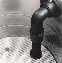Nass-/ Trockensauger, Trockensauger 1 2 1 Gefahr gebannt Der NT 80/1 B1 MS hat zusätzlich eine automatische Wasserniveaukontrolle. Er kann nur mit genügend Wasser betrieben werden.
