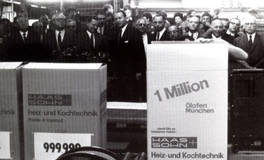 Damals wie heute begehrt: Der Millionste Ölofen läuft vom Bank Fertigung, Design und Elektronik 31 Die Haas+Sohn Unternehmensgruppe zählt seit Jahrzehnten zu den erfolgreichsten Herstellern von