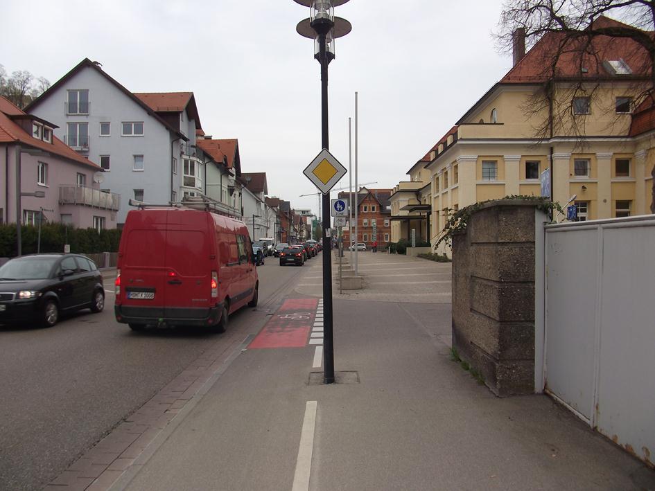 Abbildung 15: Erchenstraße: Radweg endet in Fußgängerzone mit "Fahrrad frei". 3.