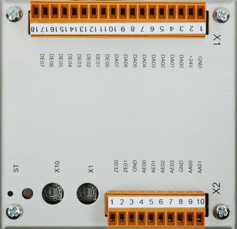 1 x RS 232, RXD, TXD oder RS 485, 1 x CAN Ethernet, USB, Steckplatz für SD-Memory-Card Erweiterungsbaugruppe 70X 8 Digitaleingänge 24 VDC ±10 %, 10 ma 8 Digitalausgänge Transistor, 24 VDC 0,5 A 4
