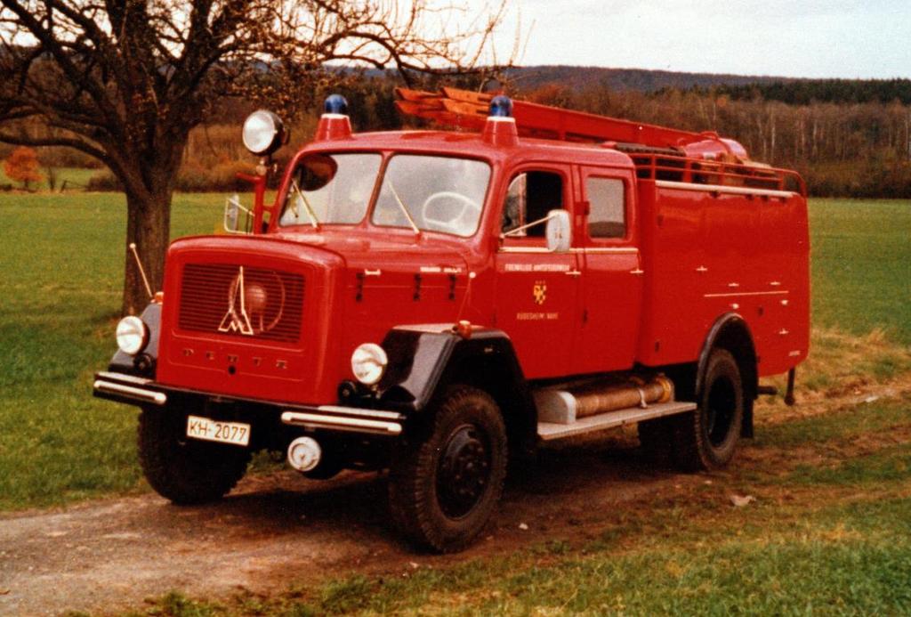 Nachdem die Ortsgemeinde Rüdesheim den Bau eines neuen Feuerwehrhauses zusicherte, war die Amtsverwaltung bereit, im Jahr 1966 ein Tanklöschfahrzeug TLF 16/24 zu beschaffen, welches mit