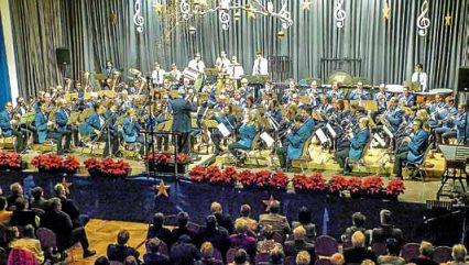 12 AMTSBLATT Nummer 51/52 Positive Resonanz auf Konzert zur Weihnachtszeit Es hat sich herumgesprochen, dass beim Jahreskonzert des Musikvereins Lyra Reichenbach gute Blasmusik geboten wird.