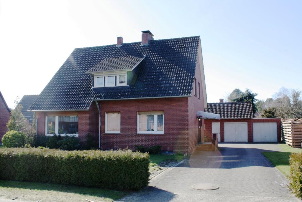 Nordhorn-Klausheide Freistehendes Einfamilienhaus in ruhiger Wohnlage mit großem Grundstück Kaufpreis: 129.900,-- 5,95% Vermittlungsprovision (einschl.