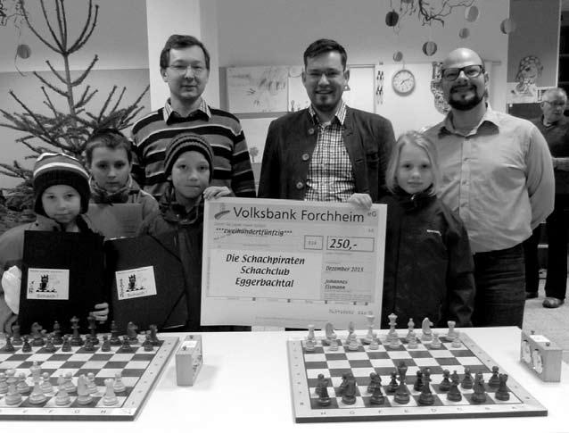 Schachclub Eggerbachtal Johannes Eismann spendet an Schachpiraten Aus dem Erlös der Bierverkostungsbude am Adventsmarkt spendete Johannes Eismann an die Schachpiraten die Jugendabteilung des SC