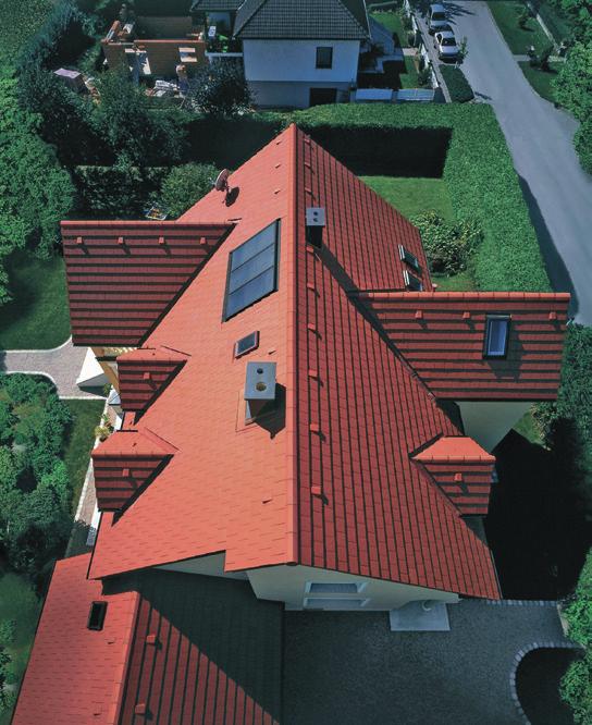 Satteldächer sind bei Bauherren besonders beliebt. FOTO: TDX/DACH.DE Die Dachform prägt den Stil des Hauses. FOTO: TDX/DACH.DE Das Mansardendach ist charakteristisch für Altbauten. FOTO: TDX/DACH.DE Stürmen die geringste Angriffsfläche aufweisen.