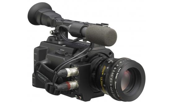 PMW-F3L CineAlta-Camcorder mit Super-35-mm-Exmor-CMOS-Sensor, einer PL-Objektivfassung und Full HD-/SD- Aufzeichnung Übersicht Eine neue Ära der digitalen Super-35mm-Produktion bricht an Die PMW-F3