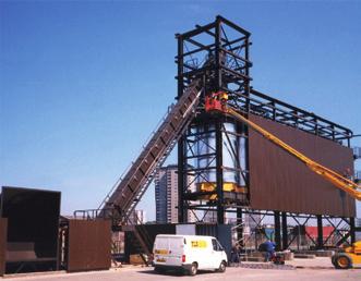 Satelliten-Silo-Anlage Diese Silo-Installationen werden hauptsächlich in Städten aufgebaut, wo Asphalt-Mischanlagen nicht mehr die Anforderungen der Umwelt-Auflagen erfüllen können.