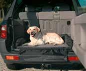 EAN 40905045 Trixie Kofferraum-Schondecke Aus Nylon/Fleece, für den Kofferraum. Schützt vor Schmutz und Tierhaaren.