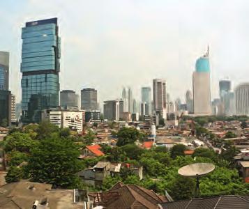 THEMA DES MONATS INTERNATIONAL Unternehmerreise nach Indonesien: Wechselnden Handelsströmen auf der Spur Irritationen im Westen Berechenbarkeit im Osten Die maßgeblichen politischen Unwägbarkeiten