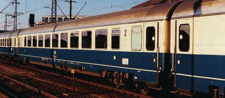 Mit dem IC Tiziano bildet LS Models einen typischen IC Zug der frühen achtziger Jahre nach. Die einzelnen Wagen sind jeweils exakt dem entsprechendem Vorbild nachgebildet.