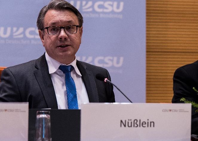 Vorsitzender SPD Bundestagsfraktion Professor der Medizin Dr. Georg Nüsslein Stellv.