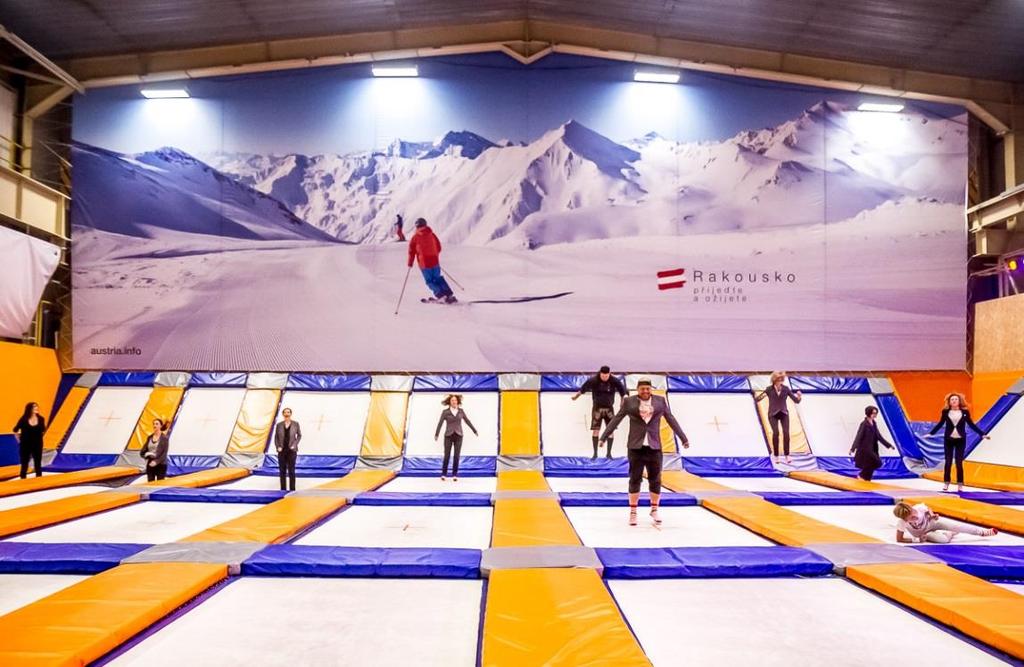 Hauptbannerfläche beim Trampolinenbereich (180 m 2 )