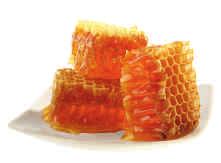 Bienenwachs Das Bienenwachs wirkt beson ders bei trockener und strapazierter Haut beruhigend, rückfettend und