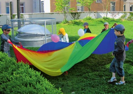 Zusammen mit der weitläufigen Gartenterrasse ein idealer Ort für die Kinder, um das zu tun, was sie am liebsten machen: spielen.