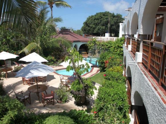Das Hotel "Mainao", ein Hauch von Hundertwasser und Andalusien, verzaubert mit seiner besonderen Architektur im marrokanisch-arabischen Stil.