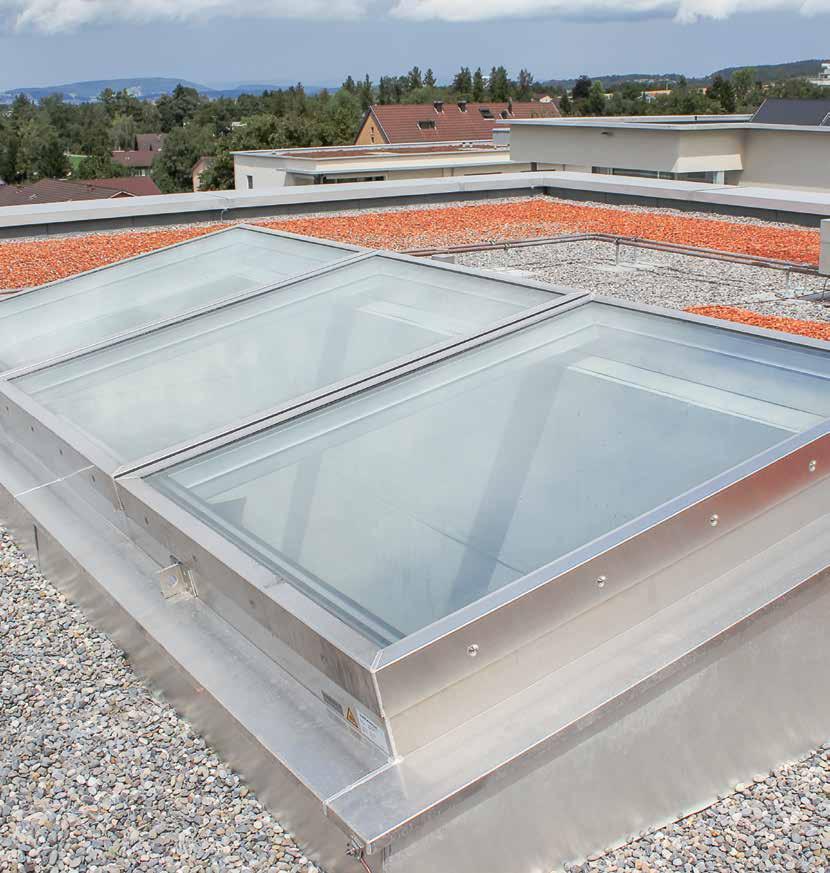 29 30 SOnderlösungen Wohnhaus in Zürich RWA- und Lüftungsfunktion in einer Dreifeld-Glasdesignlösung kombiniert Neben Lichtkuppeln bieten wir auch