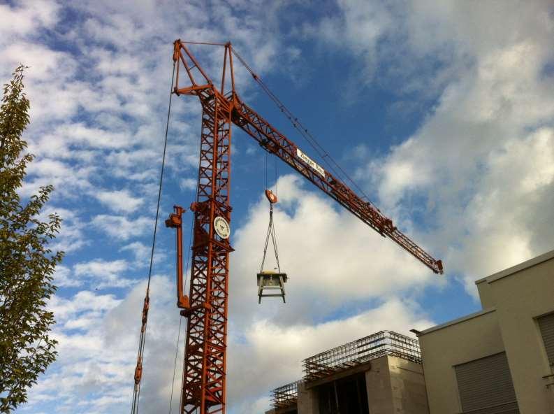 TURMDREHKRAN UNTERWEISUNG Baustellen ohne einen Turmdrehkran - in der heutigen Zeit nicht mehr vorstellbar.