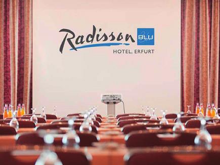 Veranstaltungsort Veranstaltungsort: Radisson Blu Hotel Juri-Gagarin-Ring 127 99084 Erfurt Anfahrt mit dem PKW Anreisen aus Richtung Dresden, München, Berlin oder Frankfurt, Bad Hersfeld, Eisenach: -