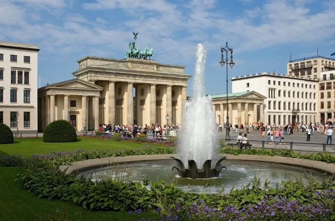 Die Hauptstadt erfindet sich immer wieder neu und bietet eine konkurrenzlose Vielzahl an Sehenswürdigkeiten. Internationale Grüne Messe Berlin Berlin ist eine wichtige Messestadt in Deutschland.