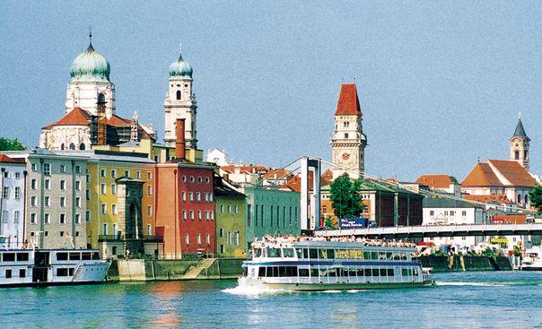 Salzburg - Wien REISEBESCHREIBUNG 3 Flüsse, 2 Weltstädte, 1 Traum. Was für ein Genuß.