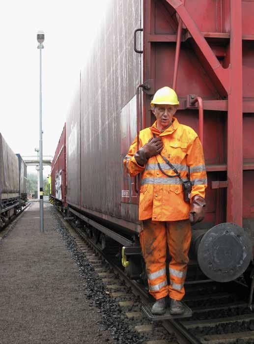 VBG-Fachwissen Auswahl und Beschaffung: Persönliche Schutzausrüstung für Rangierer Am Rangierbetrieb bei Eisenbahnen mit Güterverkehr sind immer Rangierer oder Lokrangierführer beteiligt, die