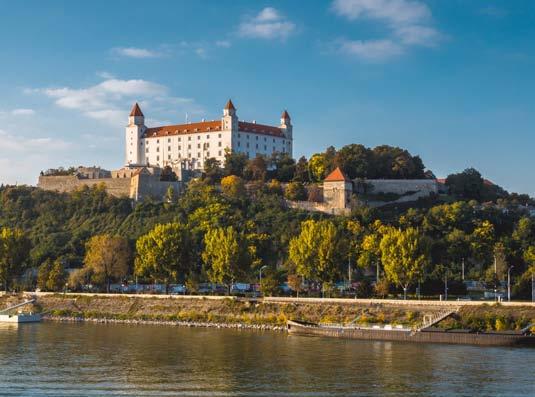 Pressburg, Bratislava Tagesausflug Wien - Bratislava - Wien Nur 69 km von Wien und doch eine andere Welt! Besuchen Sie die 453.