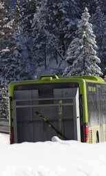Am Nachmittag, wenn die Lifte ihren Betrieb einstellen, gelangen Sie mit den Skibussen wieder nach Hause. Nicht nur für Skifahrer Die Skibusse stehen auch Nichtskifahrern offen.
