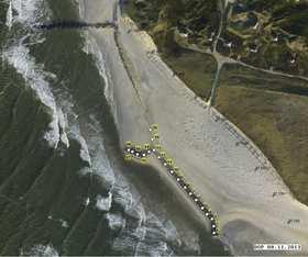 Wellenbrecher Hörnum- Süderende Die Erosion des Küstenvorfeldes am südlichen Inselende konnte mit den bisher durchgeführten Sandaufspülungen nur unwesentlich verringert werden.
