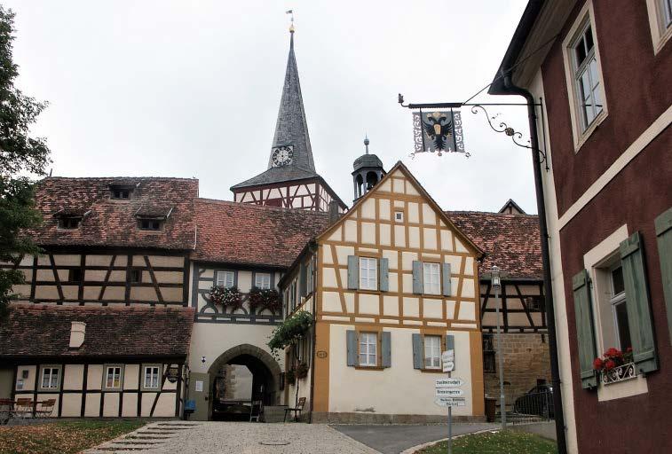 Kirchenburgmuseum Freilichtmuseum der besonderen Art Die Kirchenburg selbst und die zum Museum zugehörigen Gemeinde-, Wohn- und Wirtschaftsgebäude des Dorfes Mönchsondheim stehen immer noch in situ