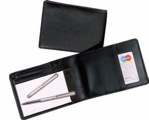 Key holder with two key rings and front pocket with press stud. Delivery in gift box. 42034 Material: Echt Leder/leather Börse/purse - Maße/size: ca.