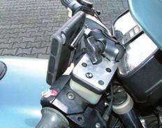 Keine unentspannten weit ausgestreckten Arme mehr. Sie sitzen einfach bequem auf Ihrem Motorrad und nicht mehr so aufgerückt zum Tank hin, was bei Männern sehr zum Vorteil ist.