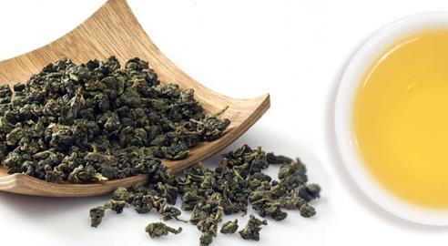 GELBER TEE -CHINA- Zubereitung: Nehmen Sie pro Liter 3-4 Teelöffel Tee Lassen Sie das kochende Wasser ca. 10 Minuten auf 80 C abkühlen. Dann den Tee aufgießen und 3 Minuten ziehen lassen.