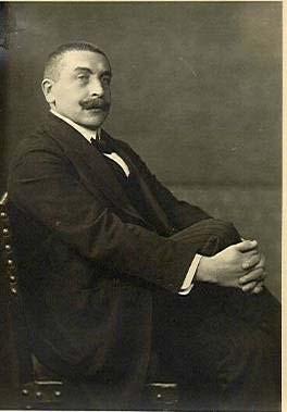 Auf dem Weg zum ersten MFT 1913 Adolf Schmidt (1865-1918), Direktor Med.