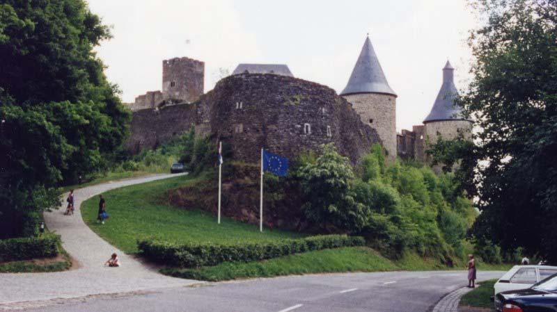 Burgen und Schlösser in Luxemburg Dieser Artikel kann über Datei.. Drucken.