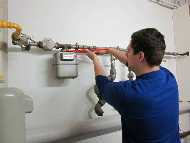 Um Neubauten mit den entsprechenden Gewerken (Gas, Wasser und Strom) versorgen zu können, müssen neue Hausanschlussleitungen verlegt