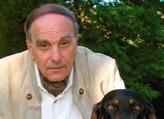 Kurt Menzel Von 97 bis 997 Leiter des Bundesforstamtes Siebensteinhäuser (Niedersachsen), zahlreiche Veröffentlichungen zum Thema Schalenwild, WILD UND HUND-Schalenwildexperte Vorsichtig schiebt sich