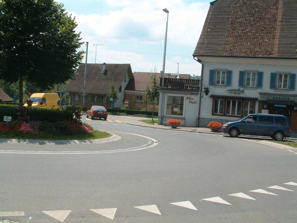 Kreisel Braui, 2. Teil Kreisel - Sempachstrasse 5. Armzeichen nach rechts 6.
