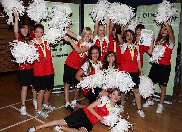 Die Regionalsieger nehmen am Landeswettbewerb teil. Cheerleading: Den Eventcharakter der Lego League verstärken Cheerleader, für die es seit 2009 einen Wettbewerb gibt.