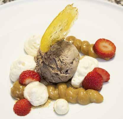 ANZEIGE Der Eis-Tipp mit Marcus Hannig Marcus Hannig, Patissier und Fachberater Gastronomie bei Langnese, gibt Gastronomen Ideen und unterstützt beratend im Dessertgeschäft.