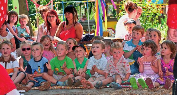 Sommerfest bei Matroschka Großartige Stimmung bei einem schönen Fest. Am 9. Juli feierten die Kinder und Erzieher der Kindertagesstätte Matroschka in Fürstenwalde ihr Sommerfest 2010.