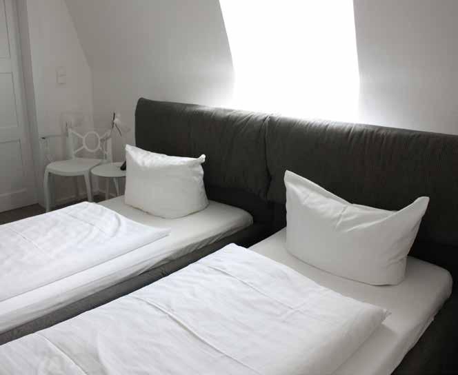 BLEIBEN ÜBER NACHT Klassisch komfortable eingerichtete kleine Zimmer als Doppelzimmer oder