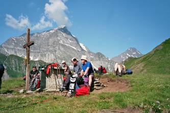 2013) Eine außerordentlich beeindruckende und schöne Gebirgswelt erlebten die acht Wanderer, die an der von Heinz Gimm geführten Hüttentour durch die Lepontinischen Alpen im