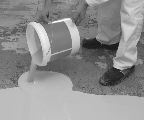 16 3 Anmischen fermacell Boden-Nivelliermasse wird in 25-kg-Säcken geliefert. 1 Sack reicht bei einer Auftragsdicke von 1 mm für ca. 15 m 2.