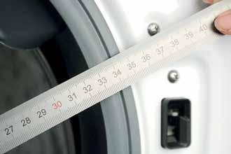 Über die Funktion Wäsche nachlegen lässt sich bei Waschtemperaturen unter 60 und bei niedrigem Wasserstand jederzeit die Tür öffnen, um weitere Wäsche nachzulegen.