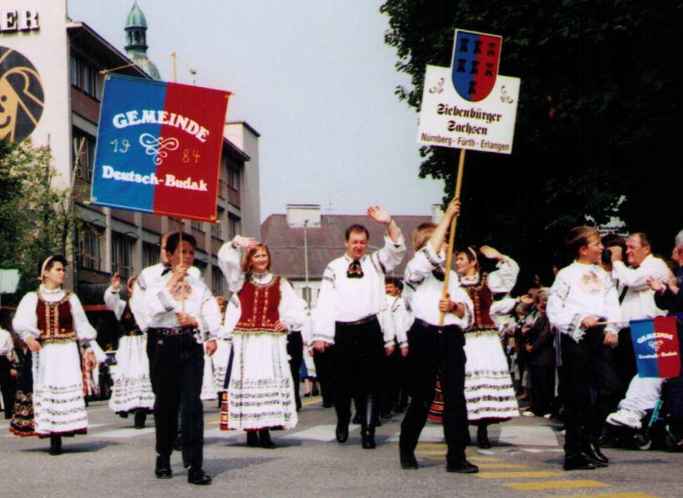 Deutsch-Budaker Heimattreffen 1984 in Dinkelsbühl Aufmarsch der Deutsch-Budaker