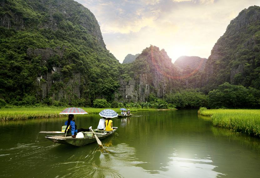 Vietnam mit Verlängerung Kambodscha Die bunte Reise mit vielen Begegnungen Highlights Naturhighlights: geflutete und trockene Halong-Bucht mit einer Übernachtung auf einer Dschunke faszinierende