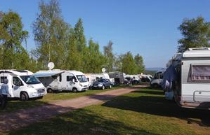 > Touristik 12. Internationales ADAC Campingtreffen Rund 700 Camper trafen sich auf dem Landal Warsberg in Saarburg Bereits zum zwölften Mal hat der ADAC Mittelrhein e.v.