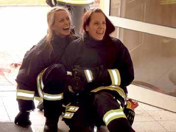 Glückwünsche zum Frauentag Liebe Kameradinnen der Freiwilligen Feuerwehr Leuna! Wir wünschen euch alles Gute zu eurem Ehrentag.