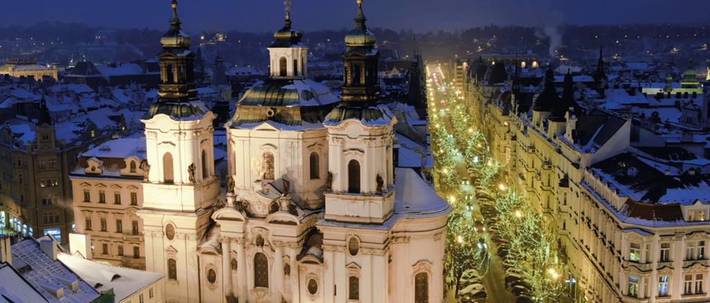 Sie zählt zu den schönsten und romantischsten Städten Europas. Der größte Weihnachtsmarkt am Altstädter Ring lädt ein zum Schlemmern und Flanieren.