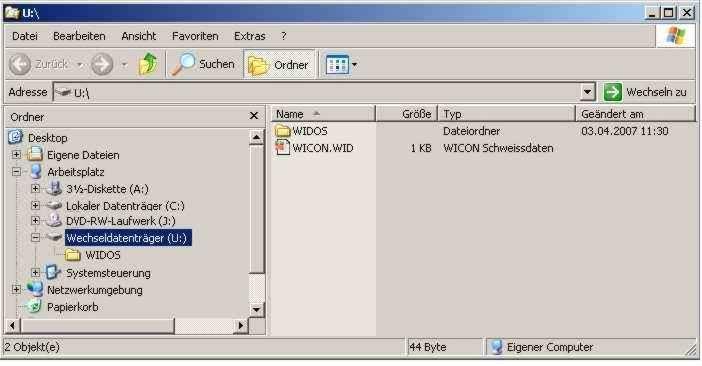 Inbetriebnahme und Bedienung Kapitel 5 5.7.2. SD Karte und Laufwerk Die CNC 3.0 ist mit einem Laufwerk für eine SD Karte ausgestattet.